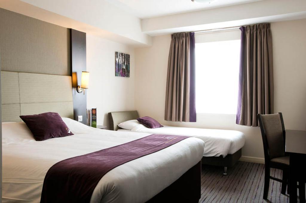 Premier Inn Aberdeen City Centre Стая снимка