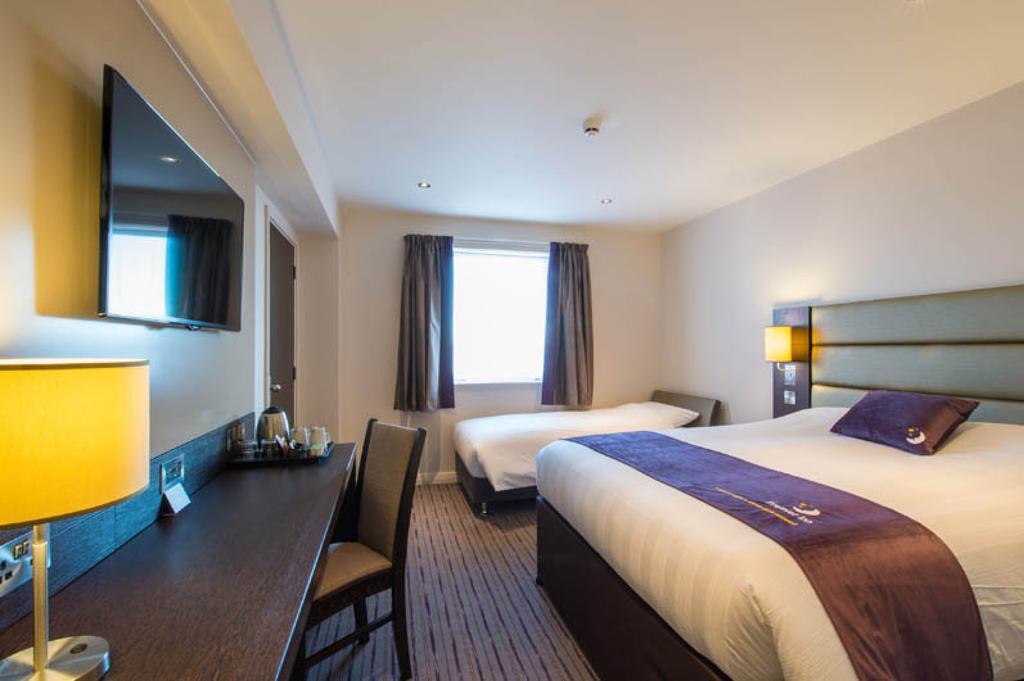 Premier Inn Aberdeen City Centre Стая снимка