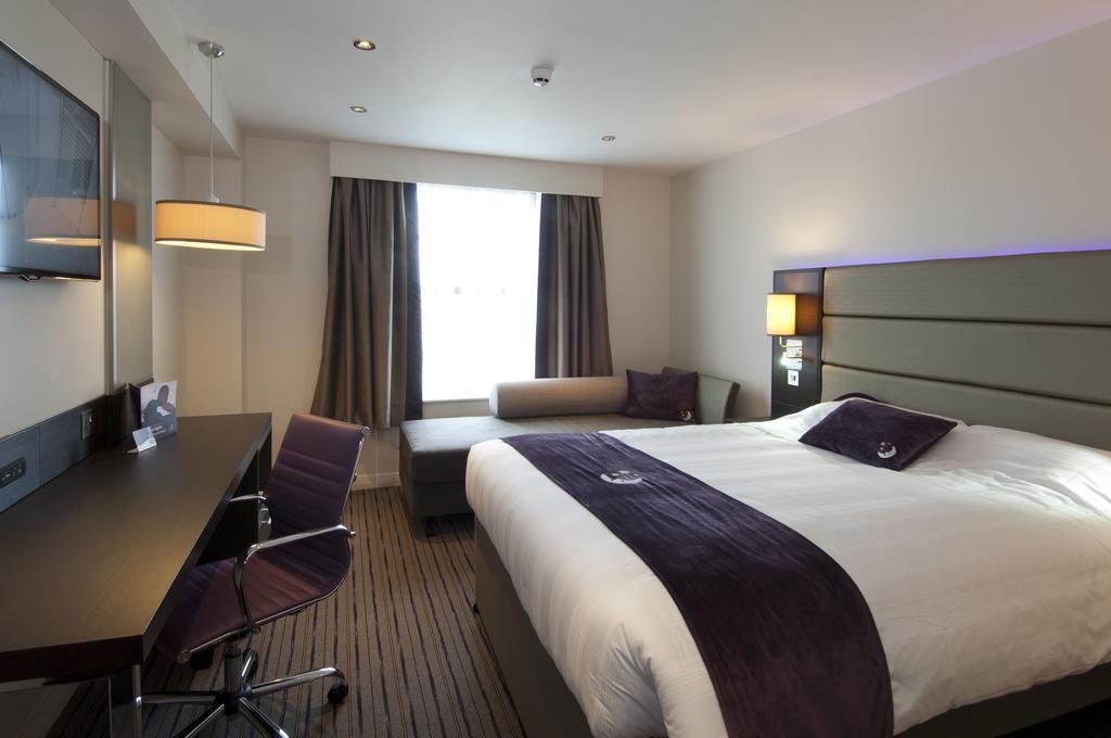 Premier Inn Aberdeen City Centre Стая снимка