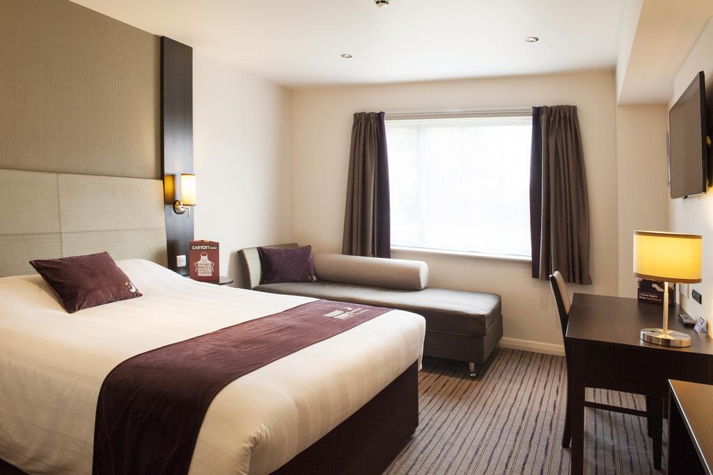 Premier Inn Aberdeen City Centre Стая снимка