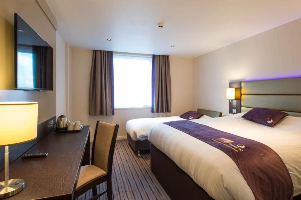 Premier Inn Aberdeen City Centre Стая снимка